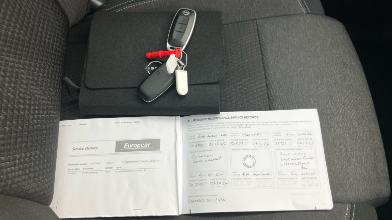 Nissan Qashqai 1.3 DiG-T MH N-Connecta 5dr Petrol Hatchback